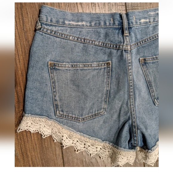 FREE PEOPLE Distressed Cutoff Shorts Sz 27 Denim Jean Embroidery Hem Medium Rise - Picture 11 of 12